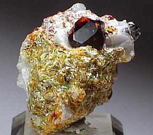 Large Chondrodite Image