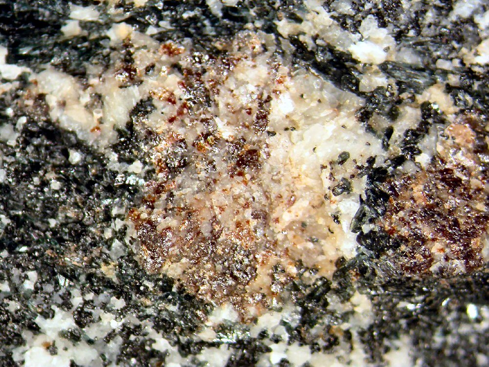 Large Fergusonite-(Nd) Image