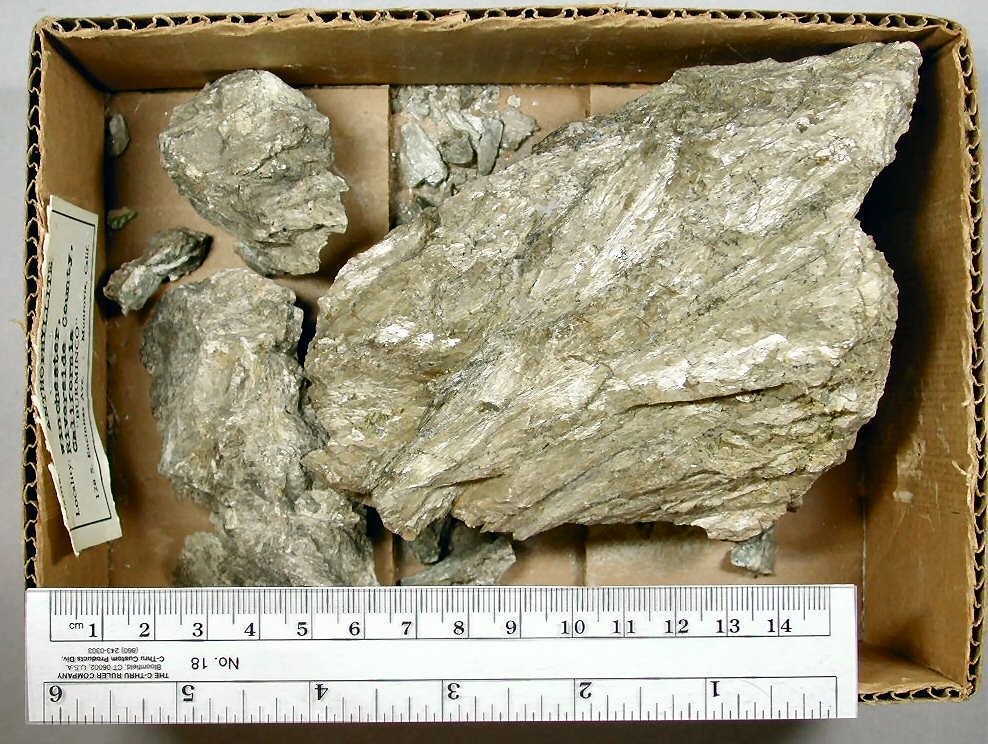 Large Magnesioanthophyllite Image