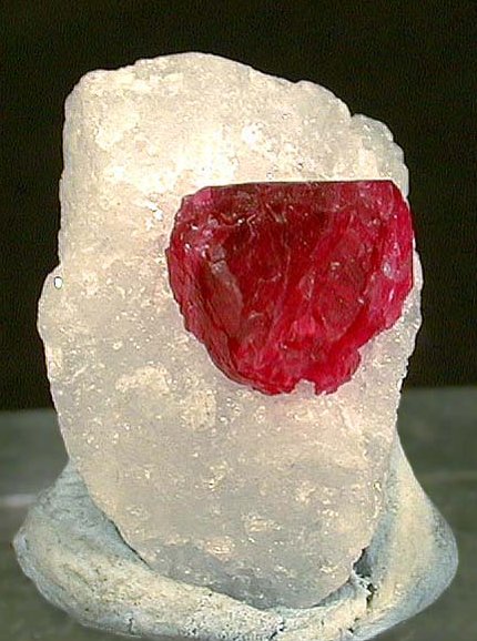 Large Spinel Image