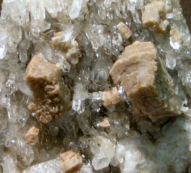 Large Whiteite-(CaFeMg) Image