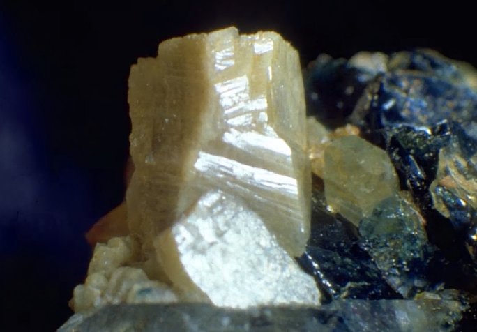 Large Whiteite-(CaMnMg) Image